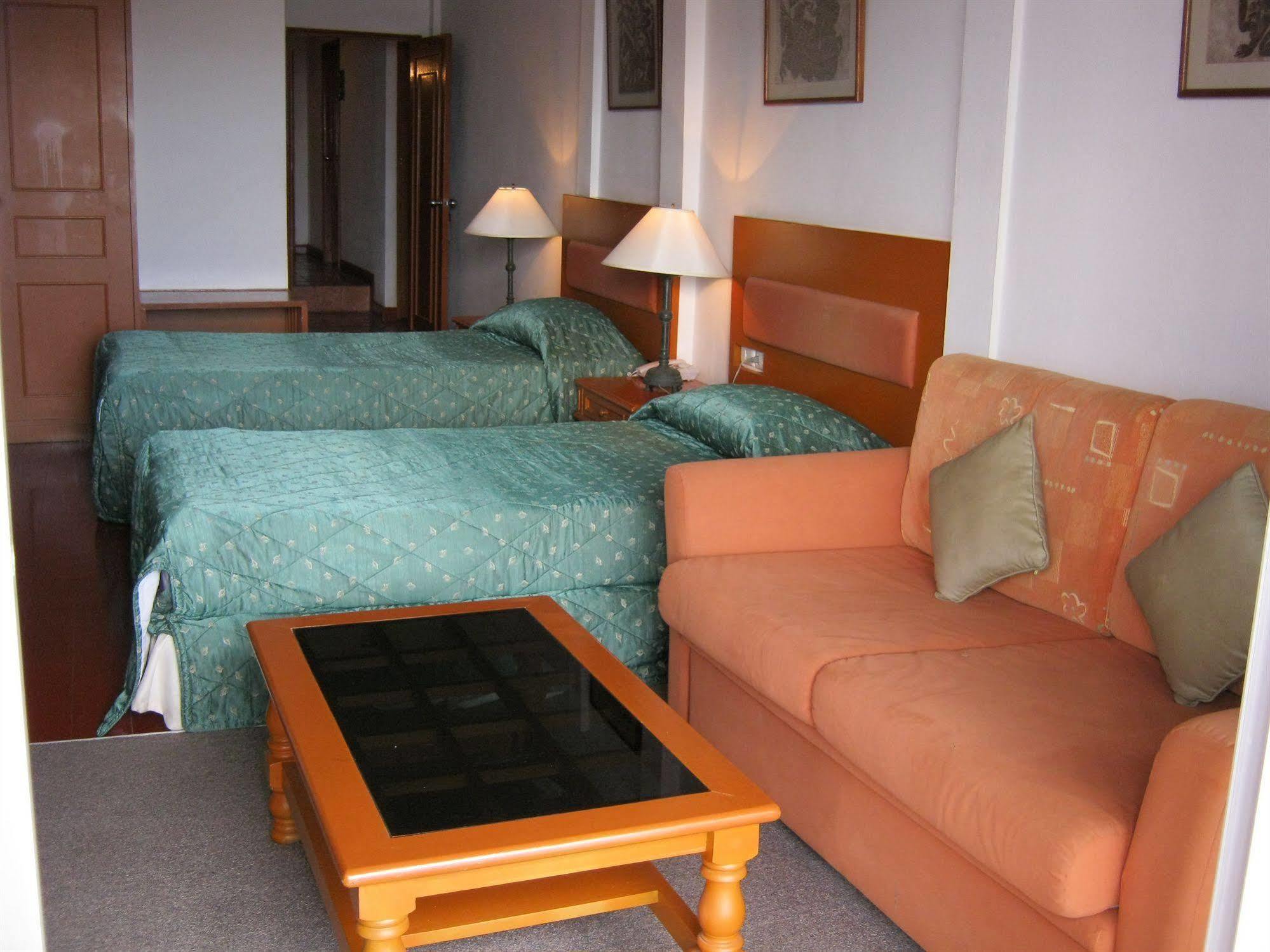 Orchid Hotel And Spa Kalim Bay Patong Exterior foto